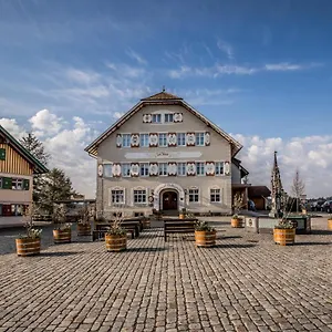 - Zur Rose Hotel
